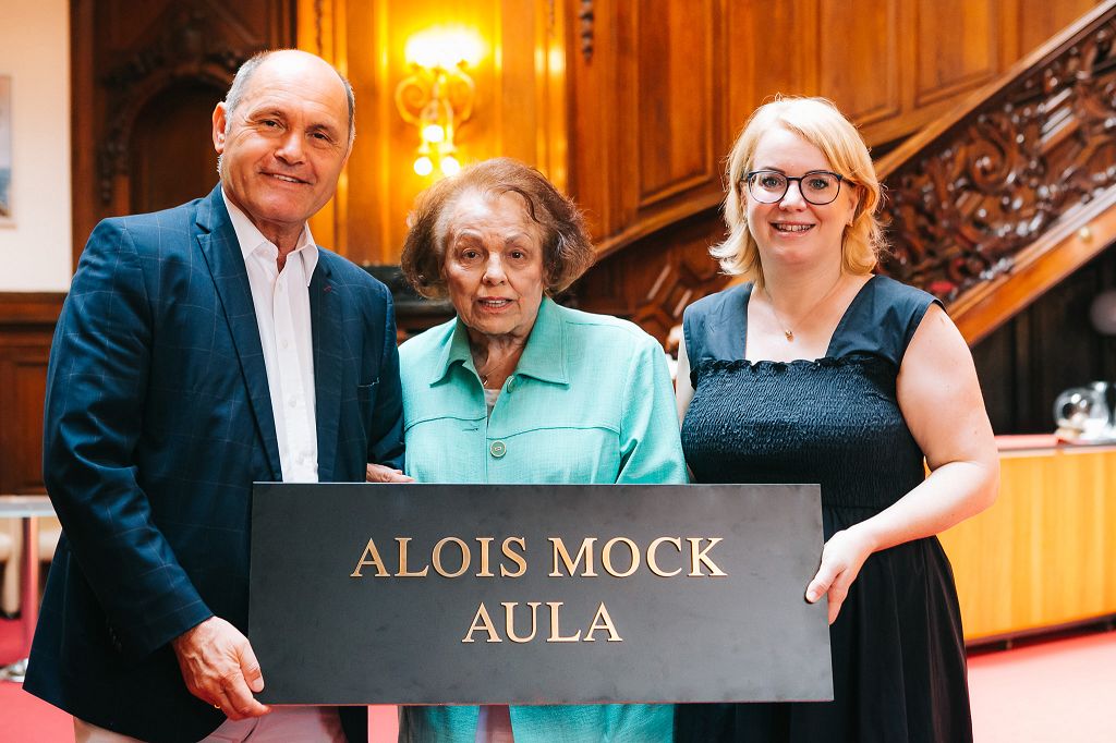 Eigene Aula: Würdigung für Alois Mock