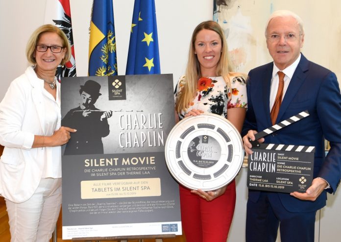 (v.l.n.r.): Landeshauptfrau Johanna Mikl-Leitner, Laura Chaplin und Direktor der VAMED Vitality World, Gerhard Gucher (Bildquelle: NLK Reinberger) Charlie Chaplin-Retrospektive in der Therme Laa