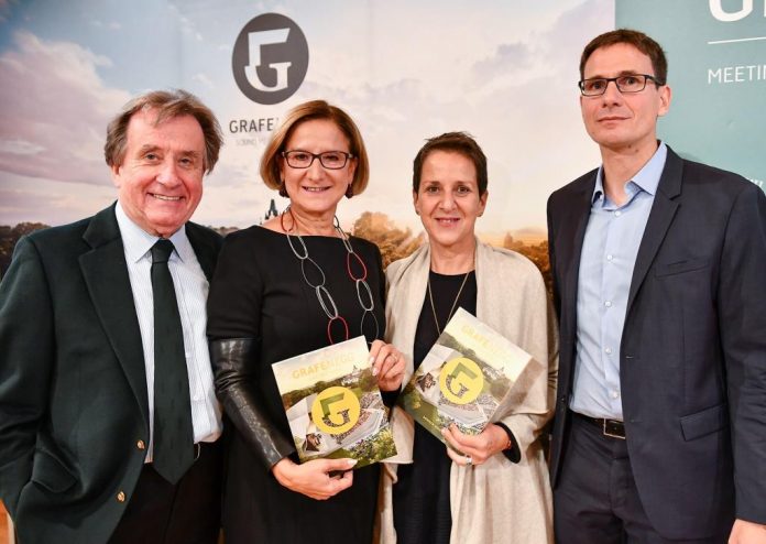 (v.l.n.r.): Festivalleiter Rudolf Buchbinder, Landeshauptfrau Johanna Mikl-Leitner, Konstantia Gourzi, Composer in Residence, und Geschäftsführer Philipp Stein (Bildquelle: NLK Burchhart) (v.l.n.r.): Festivalleiter Rudolf Buchbinder, Landeshauptfrau Johanna Mikl-Leitner, Konstantia Gourzi, Composer in Residence, und Geschäftsführer Philipp Stein