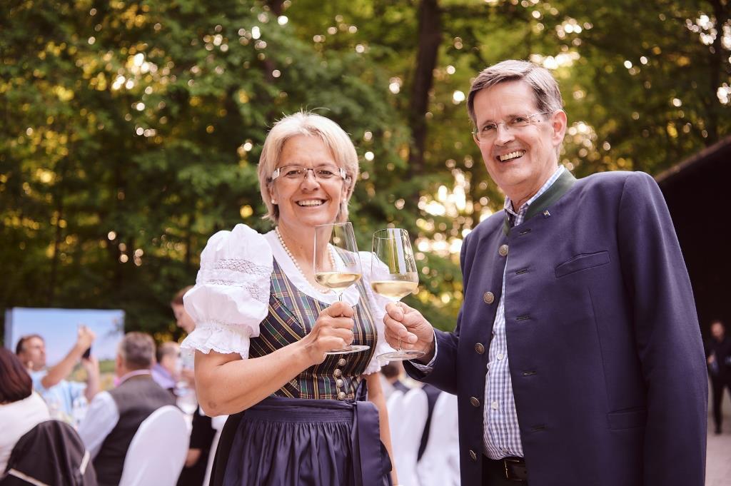 Tourismuslandesrätin Petra Bohuslav und Christoph Madl, Geschäftsführer der Niederösterreich-Werbung