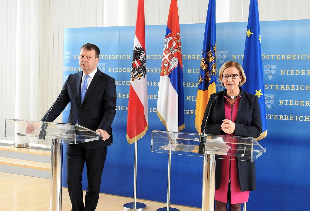 Landeshauptfrau traf Ministerpräsidenten von Vojvodina zum Arbeitsgespräch in St. Pölten