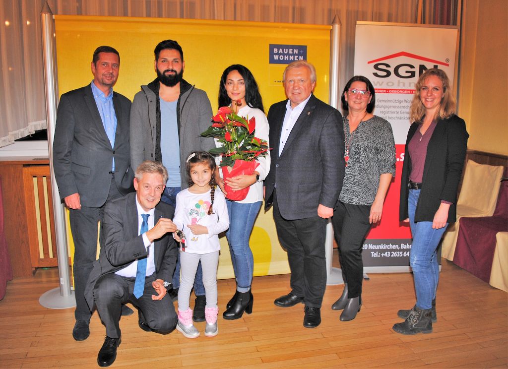 SGN-Schlüsselübergabe für neue Wohnhausanlage in Neunkirchen - Guten Tag Österreich