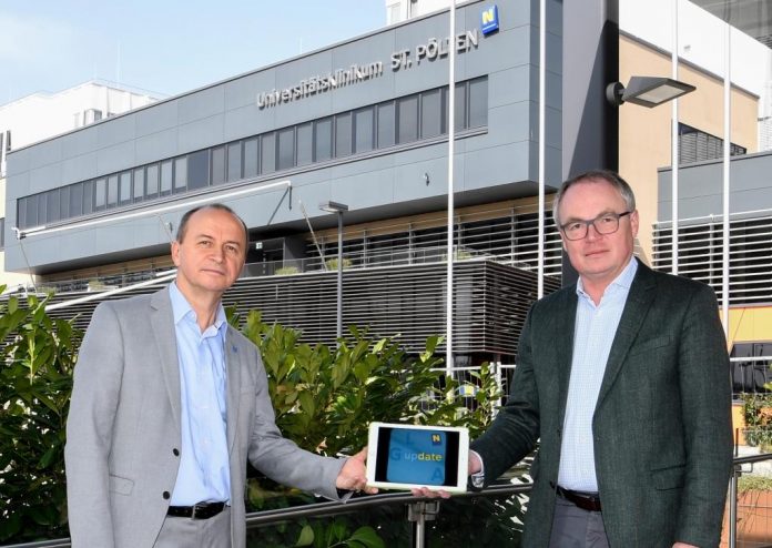 (v.l.n.r.): NÖ LGA-Vorstand Konrad Kogler und LH-Stellvertreter Dr. Stephan Pernkopf freuen sich über Möglichkeiten der neuen Applikation (Bildquelle: NLK Reinberger) (v.l.n.r.): NÖ LGA-Vorstand Konrad Kogler und LH-Stellvertreter Dr. Stephan Pernkopf freuen sich über Möglichkeiten der neuen Applikation