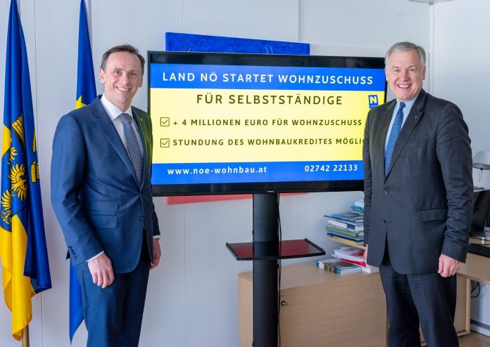 (v.l.n.r.): Landesrat Jochen Danninger und Landesrat Martin Eichtinger präsentieren den Wohnzuschuss für Selbstständige (Bildquelle: NLK) NÖ Wohnzuschuss: Auch Unternehmer können Antrag stellen