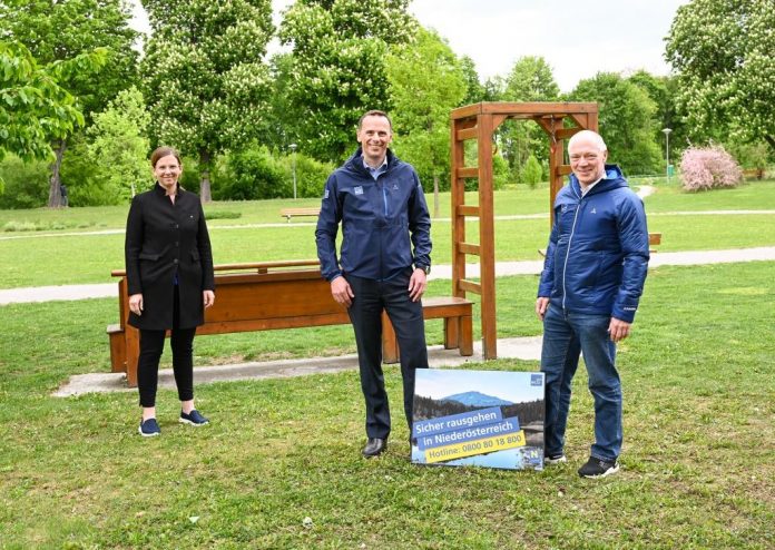 (v.l.n.r.): Isabella Hinterleitner, Leiterin des operativen Projektteams der Taskforce, Tourismuslandesrat Jochen Danninger und ecoplus Geschäftsführer Helmut Miernicki (Bildquelle: NLK Pfeiffer) (v.l.n.r.): Isabella Hinterleitner, Leiterin des operativen Projektteams der Taskforce, Tourismuslandesrat Jochen Danninger und ecoplus Geschäftsführer Helmut Miernicki