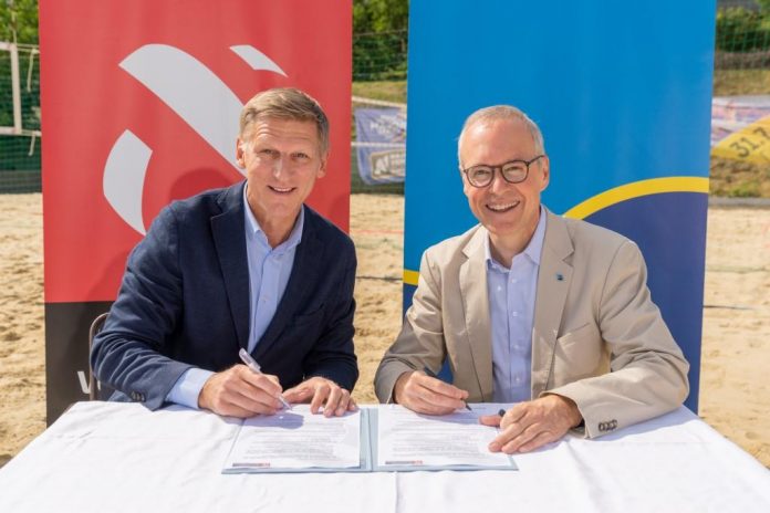 (v.l.n.r.): Präsident Gernot Leitner und HYPO NOE Vorstand Wolfgang Viehauser (Bildquelle: HYPO NOE / Bollwein) (v.l.n.r.): Präsident Gernot Leitner und HYPO NOE Vorstand Wolfgang Viehauser
