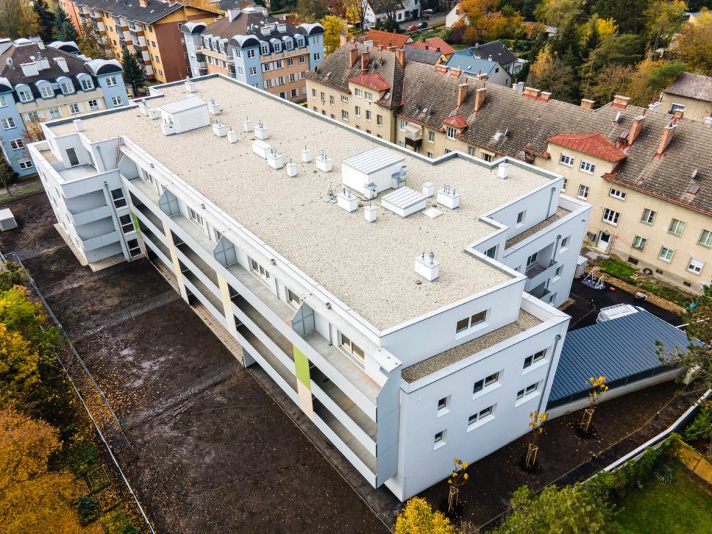 Die neue Wohnhausanlage der WETgruppe in Groß-Enzersdorf, Lobaustraße 5a (Bildquelle: Herz und Auge Fotografie /Stefan Seyfert)