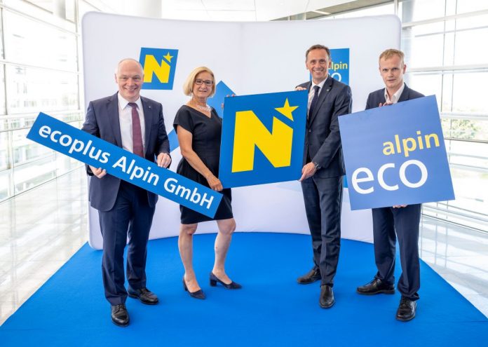 (v.l.n.r.): ecoplus-Geschäftsführer Helmut Miernicki, Landeshauptfrau Johanna Mikl-Leitner, Landesrat Jochen Danninger und ecoplus Alpin Geschäftsführer Markus Redl (Bildquelle: NLK/Filzwieser) (v.l.n.r.): ecoplus-Geschäftsführer Helmut Miernicki, Landeshauptfrau Johanna Mikl-Leitner, Landesrat Jochen Danninger und ecoplus Alpin Geschäftsführer Markus Redl (Bildquelle: NLK/Filzwieser)
