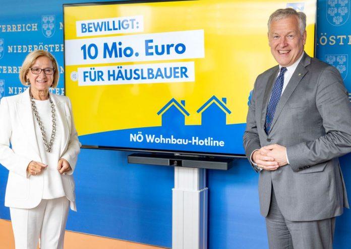 Landeshauptfrau Johanna Mikl-Leitner und Landesrat Martin Eichtinger geben weitere Impulse für den NÖ Wohnbau bekannt (Bildquelle: NLK/Filzwieser) Landeshauptfrau Johanna Mikl-Leitner und Landesrat Martin Eichtinger geben weitere Impulse für den NÖ Wohnbau bekannt (Bildquelle: NLK/Filzwieser)