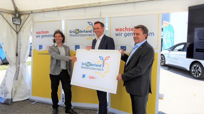 (v.l.n.r.): Start-up Unternehmer Nikolaus Mayerhofer (Fa. AVILLO), Landesrat Jochen Danninger und Wirtschaftskammer NÖ-Präsident Wolfgang Ecker beim Start der neuen Initiative Gründerland Niederösterreich (Bildquelle: Thomas Resch) (v.l.n.r.): Start-up Unternehmer Nikolaus Mayerhofer (Fa. AVILLO), Landesrat Jochen Danninger und Wirtschaftskammer NÖ-Präsident Wolfgang Ecker beim Start der neuen Initiative Gründerland Niederösterreich (Bildquelle: Thomas Resch)