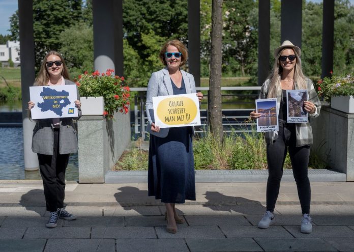 Jugend-Landesrätin Christiane Teschl-Hofmeister mit zwei Mitarbeiterinnen der Jugend:Info NÖ (Bildquelle: NLK/Schaler) Jugend-Landesrätin Christiane Teschl-Hofmeister mit zwei Mitarbeiterinnen der Jugend:Info NÖ (Bildquelle: NLK/Schaler)