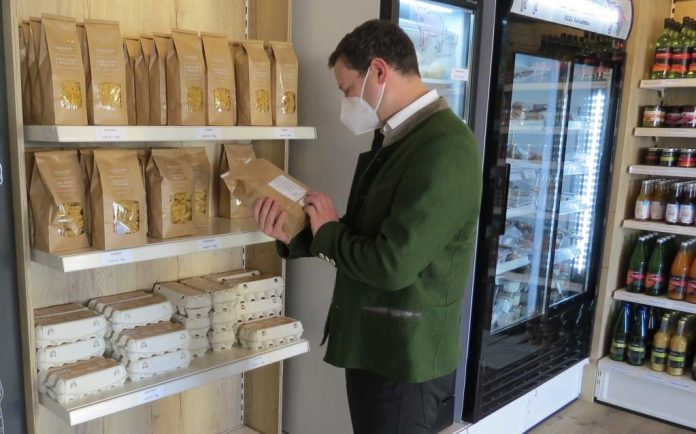 „Der Griff ins Regal ist auch ein Produktionsauftrag für die heimische Landwirtschaft“, so NÖ Bauernbunddirektor Paul Nemecek (Bildquelle: NÖ Bauernbund) „Der Griff ins Regal ist auch ein Produktionsauftrag für die heimische Landwirtschaft“, so NÖ Bauernbunddirektor Paul Nemecek