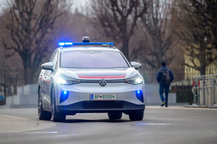 Der vollelektrische VW ID4 im Polizeieinsatz in Wien (Bildquelle: BMI/Jürgen Makowecz)