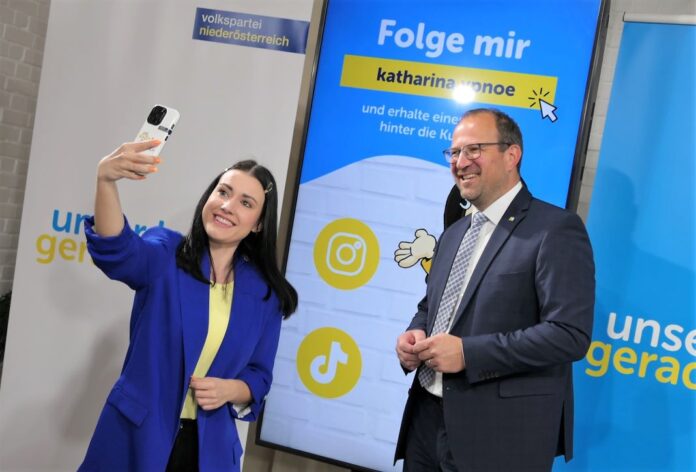Community Managerin Katharina Mattausch und VPNÖ-Landesgeschäftsführer Bernhard Ebner freuen sich auf eine positive Stimmung in den Social-Media-Kanälen der Volkspartei NÖ (Bildquelle: Thomas Resch)