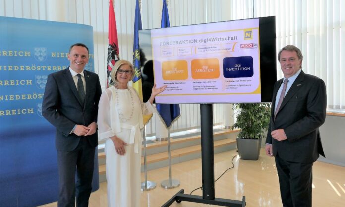 (v.l.n.r.): Landesrat Jochen Danninger, Landeshauptfrau Johanna Mikl-Leitner und WKNÖ Präsident Wolfgang Ecker präsentieren die Förderaktion digi4Wirtschaft (Bildquelle: Thomas Resch) (v.l.n.r.): Landesrat Jochen Danninger, Landeshauptfrau Johanna Mikl-Leitner und WKNÖ Präsident Wolfgang Ecker präsentieren die Förderaktion digi4Wirtschaft (Bildquelle: Thomas Resch)