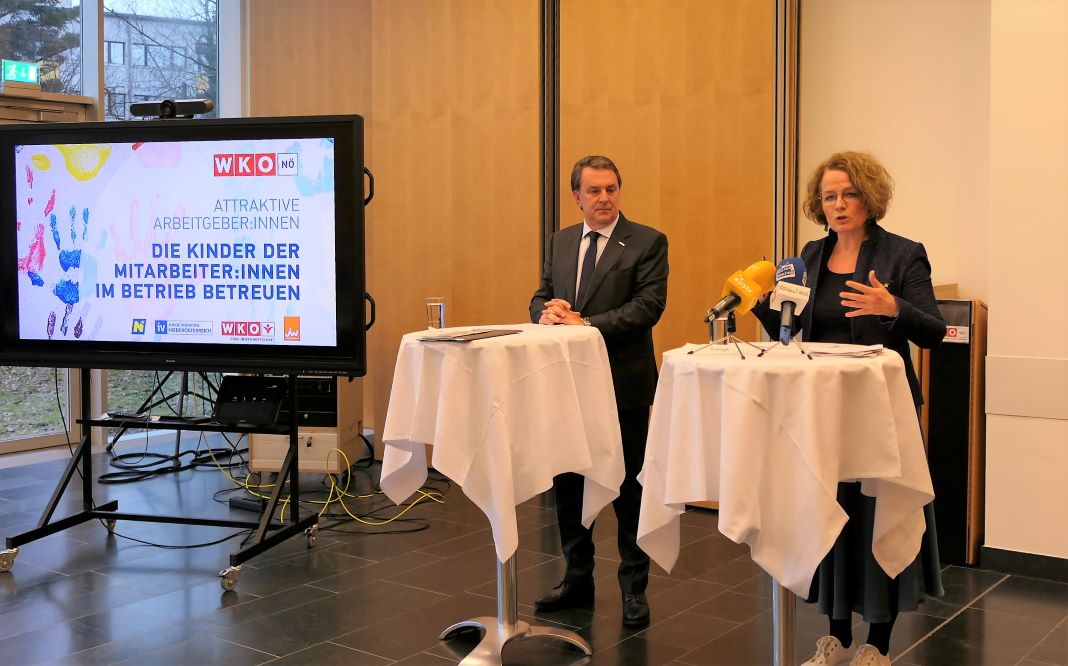 Landesrätin Christiane Tesch-Hofmeister und WKNÖ-Präsident Wolfgang Ecker präsentierten in St. Pölten das Paket zum Ausbau der Kinderbetreuung (Bildquelle: Thomas Resch)