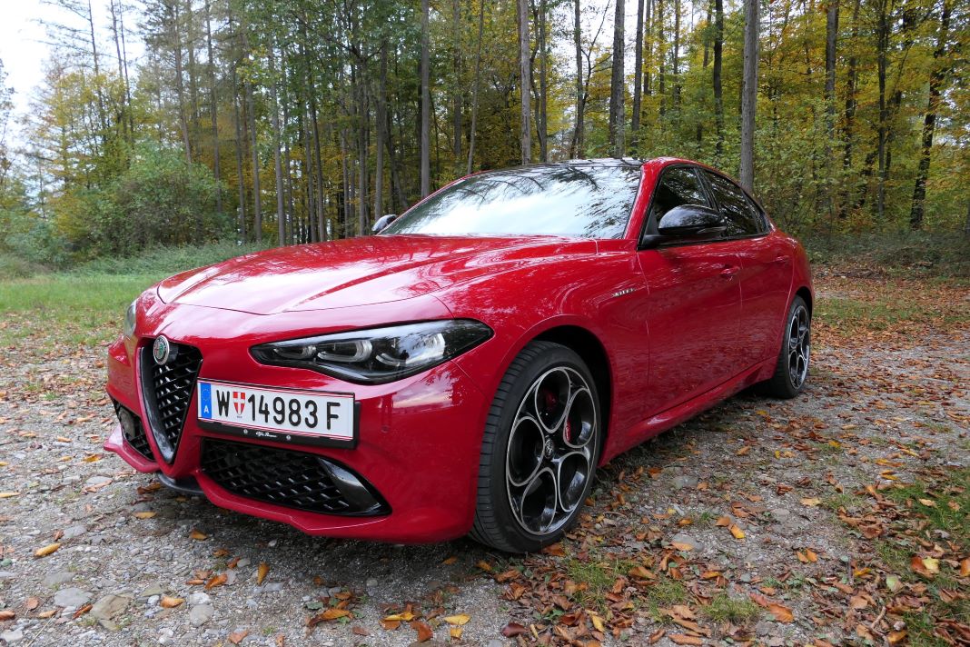 Die Alfa Romeo Giulia Veloce 2.0 16V mit 280 PS Modelljahrgang 2023 im Guten Tag Österreich Autotest (Bildquelle: Thomas Resch)