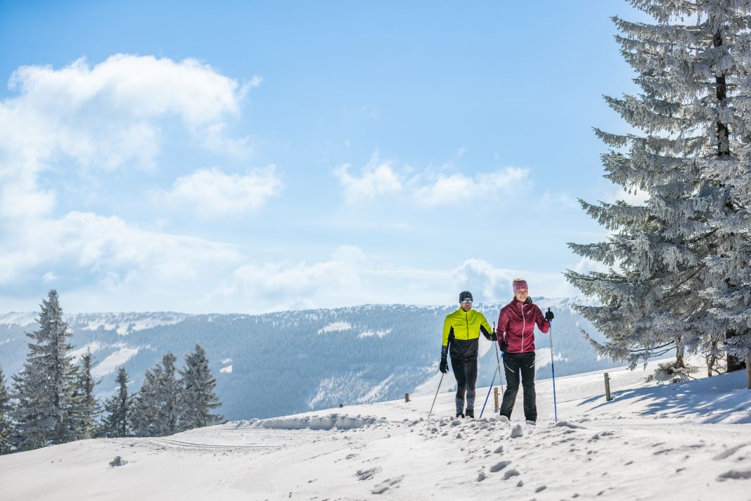 Die Wechsel-Panoramaloipe zählt mit ihrer Lage auf 1.000 bis 1.400 Meter Seehöhe und durchschnittlich 65 Öffnungstagen zu einer der schneesichersten Langlaufloipen in Niederösterreich (Bildquelle: Fülöp)