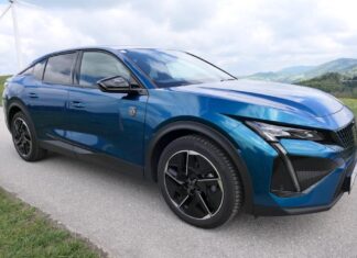 Der neue Peugeot 408 GT im Test Der Peugeot 408 GT PureTech 130 EAT8 Obsession Blau im Guten Tag Österreich Autotest (Bildquelle: Thomas Resch)