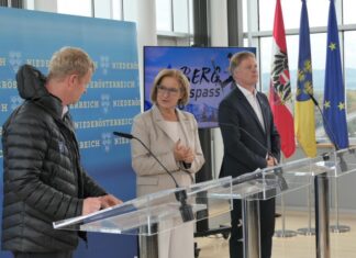 Niederösterreich ist bereit für die Wintersaison 2024/25 (v.l.n.r.): Markus Redl (Geschäftsführer ecoplus Alpin), Landeshauptfrau Johanna Mikl-Leitner und Michael Duscher (Geschäftsführer Niederösterreich Werbung) bei der Pressekonferenz zur Wintersaison 2024/25 in Niederösterreich (Bildquelle: Thomas Resch)