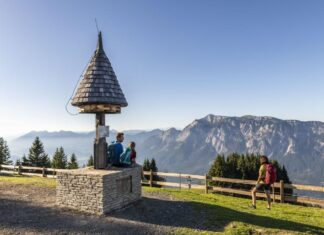 Dreiländereck – Die Zukunft ist gesichert Im Sommer ist das Dreiländereck ein Familien-Erlebnisberg mit überregionaler Strahlkraft in einzigartiger Lage am Schnittpunkt dreier Länder, Sprachen und Kulturen