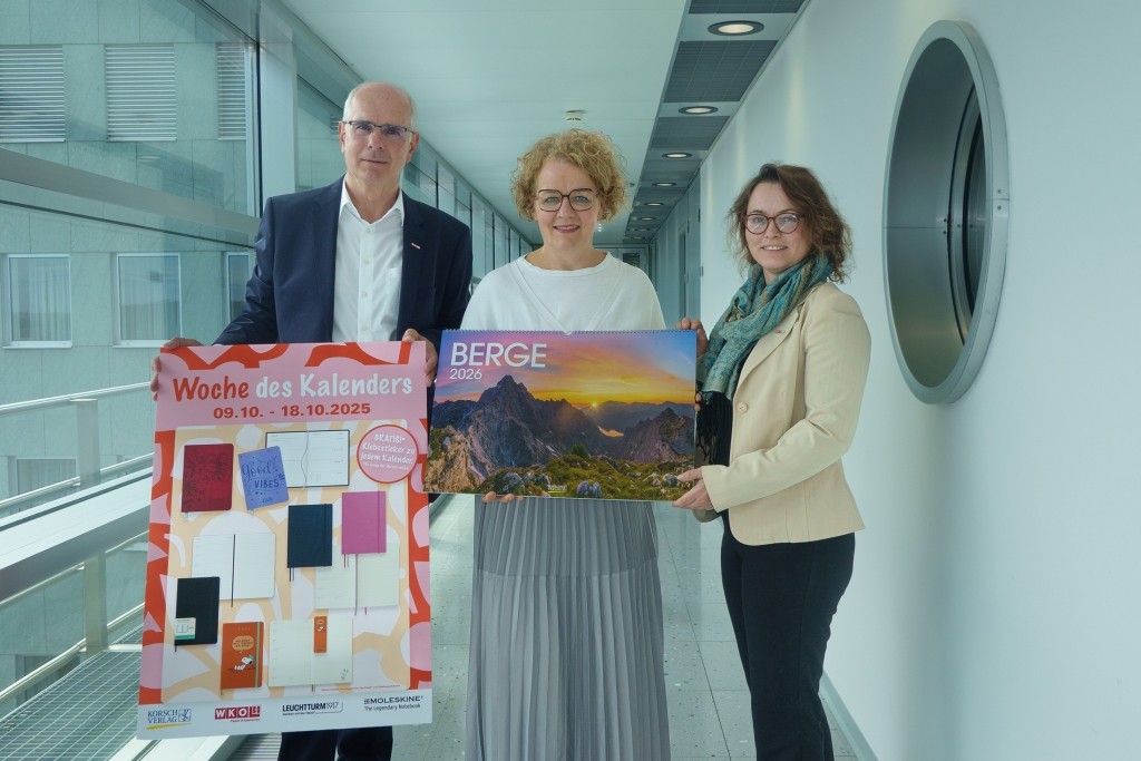 Obmann des niederösterreichischen Papier- und Spielwarenhandels Andreas Auer, Landesrätin Christiane Teschl-Hofmeister und Gremialgeschäftsführerin Elisabeth Ossberger (Foto: Dieter Kraus)
