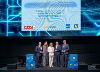 Niederösterreich setzt auf Bahntechnologie (v.l.n.r.): ecoplus Geschäftsführer Helmut Miernicki, Wirtschaftskammer NÖ Direktor-Stellvertreterin Maria Gindl, Landeshauptfrau Johanna Mikl-Leitner, Präsident des Verbandes der Bahnindustrie Christian Diewald und Wirtschaftskammer NÖ-Vizepräsident Christian Moser beim Fachdialog „Innovation auf Schiene“ im Haus der Digitalisierung (Foto: NLK Burchhart)