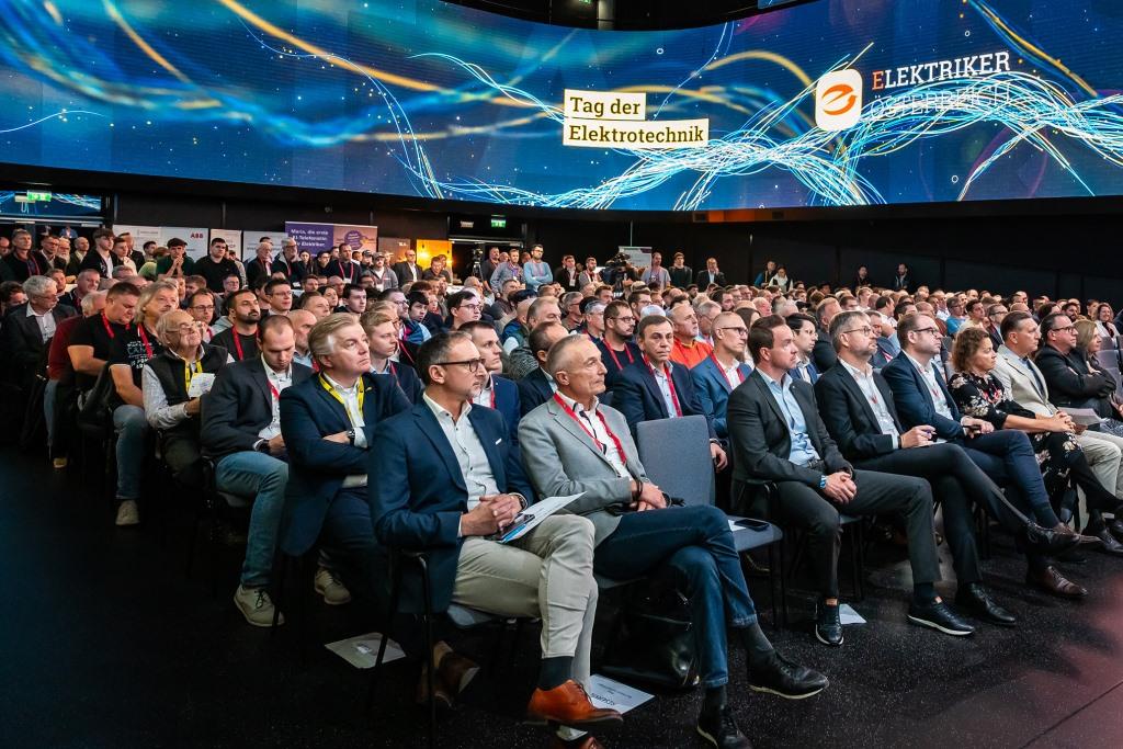 Das „Haus der Digitalisierung“ in Tulln war praktisch bis auf den letzten Platz in der Hand der niederösterreichischen Elektrotechnikerinnen und Elektrotechniker