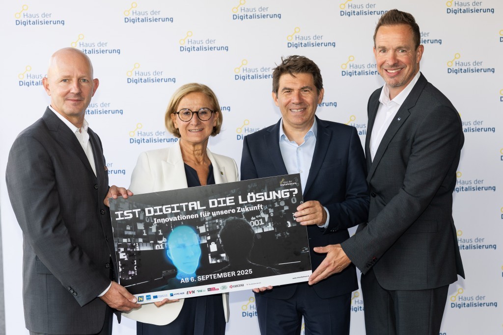 (v.l.n.r.): Claus Zeppelzauer (Geschäftsführer ecoplus Haus der Digitalisierung), Landeshauptfrau Johanna Mikl-Leitner, Nicolas Gibert-Morin (Europäische Kommission) und Lukas Reutterer (Geschäftsführer ecoplus Haus der Digitalisierung) Foto: Daniel Hinterramskogler