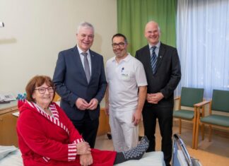Gesundheitsplan 2040+: Stärkung der Gesundheitsversorgung in der Region NÖ Mitte (v.l.n.r.): Patientin Anna Bachmann, Landesrat Anton Kasser, Ärztlicher Direktor Dr. Herbert Huscsava und Geschäftsführer der Gesundheitsregion Mitte DI Franz Laback