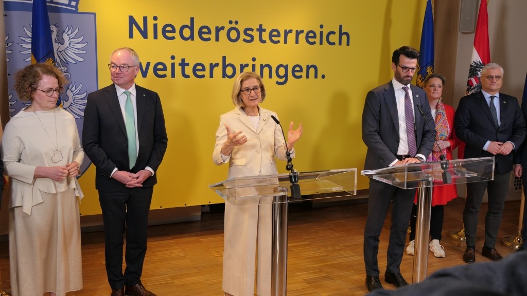 Landeshauptfrau Johanna Mikl-Leitner und LH-Stellvertreter Udo Landbauer informierten in Wolkersdorf zu den Ergebnissen der Regierungsklausur (Foto: Thomas Resch)