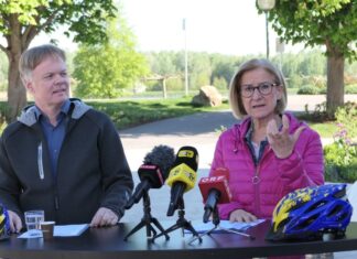 Niederösterreich startet in die Radsaison 2026 Landeshauptfrau Johanna Mikl-Leitner und Michael Duscher, Geschäftsführer der Niederösterreich Werbung präsentierten in Tulln die Radsaison 2026 für Niederösterreich (Foto: Thomas Resch)