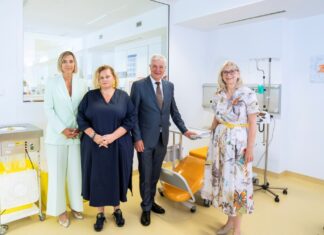 Gesundheitsplan 2040+: Mehr moderne Medizin in der Thermenregion (v.l.n.r.): Prim. Univ.-Prof. Priv.-Doz. Dr. Birgit Grünberger, Vorständin NÖ LGA Mag. jur. Dr. med. Elisabeth Bräutigam, MBA, Landesrat Anton Kasser, Geschäftsführerin Gesundheit Thermenregion GmbH Dr. Silvia Bodi, MSc (Foto: NÖ LGA / Robert Herbst)