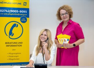 NÖ Pflegehotline: Über 7.800 Anfragen im ersten Halbjahr 2026 (v.l.n.r.): Ines Frank von der Pflegehotline und Sozial-Landesrätin Christiane Teschl-Hofmeister (Foto: NLK Filzwieser)