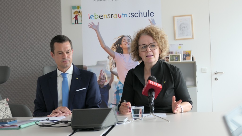 Pressegespräch zum Schuljahr 2025/26 in NÖ: Bildungslandesrätin Christiane Teschl-Hofmeister und Bildungsdirektor Karl Fritthum (Foto: Thomas Resch)