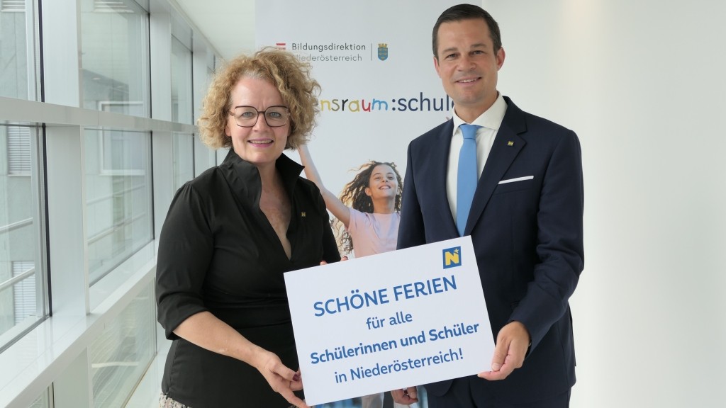 Bildungslandesrätin Christiane Teschl-Hofmeister und Bildungsdirektor Karl Fritthum (Foto: Thomas Resch)