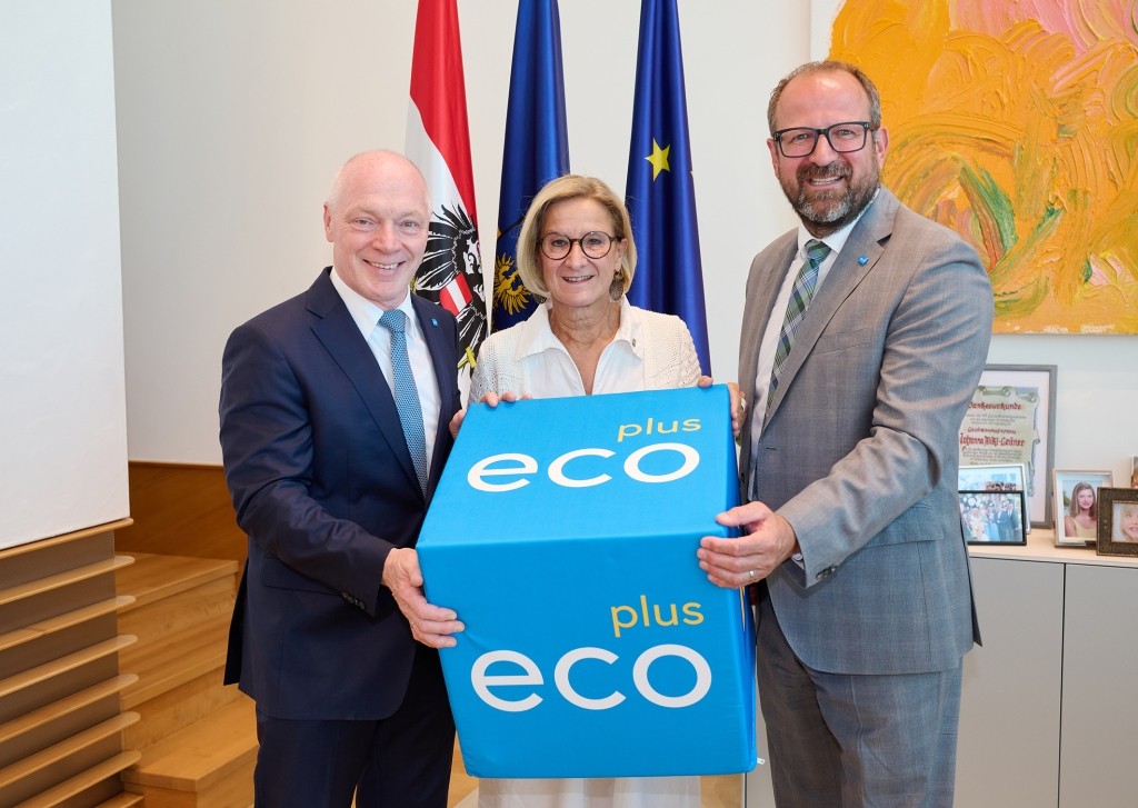 (v.l.n.r.): ecoplus Geschäftsführer Helmut Miernicki, Landeshauptfrau Johanna Mikl-Leitner und ecoplus Prokurist Bernhard Ebner (Foto: NLK Pfeiffer)
