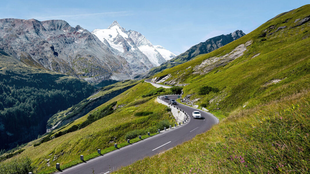 Großglockner Hochalpenstraße – Auffahrt Gletscherstraße zur Kaiser-Franz-Josefs-Höhe mit Blick auf den Großglockner
