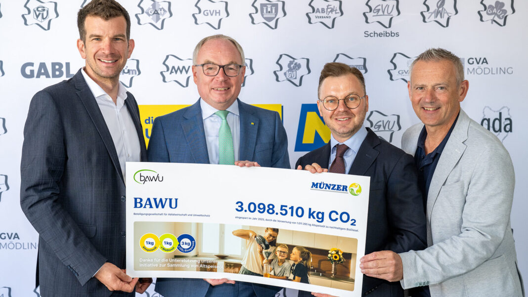 (v.l.n.r.): Christian Macho, Präsident der NÖ Umweltverbände; Stephan Pernkopf, LH-Stellvertreter; Ewald-Marco Münzer, Geschäftsführer der Firma Münzer; Martin Leonhardsberger, Aufsichtsratsvorsitzender der BAWU