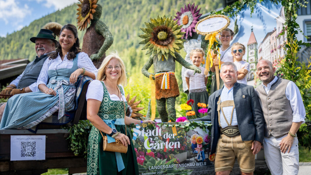 (v.l.n.r.): Christine Dantinger, Landschaftsplanerin Landesgartenschau Wels 2027, Christa Raggl-Mühlberger, Vizebürgermeisterin Stadt Wels, Georg Bergschober, Obmann Lammertaler HeuART-Verein und Gottfried Struggl Geschäftsführer Landesgartenschau Wels 2027