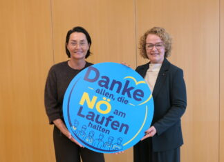 NÖAAB-Kampagne holt die Leistung der Niederösterreicher vor den Vorhang (v.l.n.r.): NÖAAB-Landesgeschäftsführerin Katja Seitner und NÖAAB-Landesobfrau Christiane Teschl-Hofmeister präsentieren die neue Kampagne „Wir halten NÖ am Laufen“