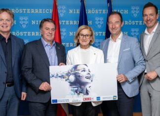 Leitfaden zeigt Tourismusbetrieben Wege zu Digitalisierung und KI (v.l.n.r.): Michael Duscher (Geschäftsführer Niederösterreich Werbung), WKNÖ-Präsident Wolfgang Ecker, Landeshauptfrau Johanna Mikl-Leitner, Mario Pulker (Spartenobmann WKNÖ), Lukas Reutterer (Geschäftsführer Haus der Digitalisierung)