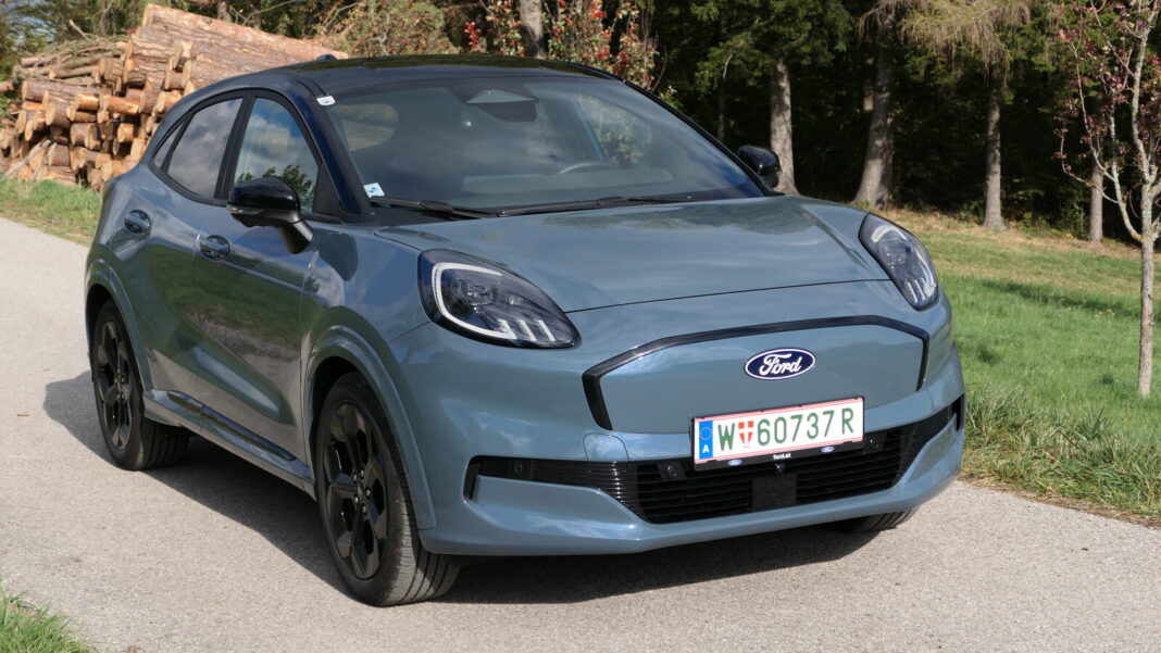 Der Ford Puma Gen-E BlueCruise Edition in Vapor Blue im Guten Tag Österreich Autotest