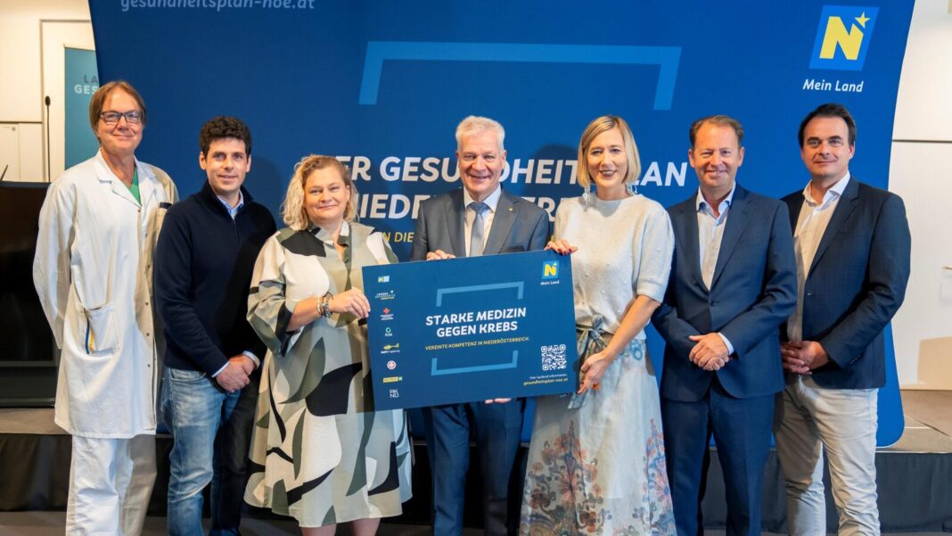(v.l.n.r.): Prim. Martin Wiesholzer (UK St. Pölten), Prim. Josef Singer (UK Krems), Vorständin NÖ LGA Elisabeth Bräutigam, Landesrat Anton Kasser, Prim. Birgit Grünberger (UK Wiener Neustadt), Prim. Daniel Heintel (LK Horn) und Prim. Armin Gerger (LK Amstetten)