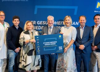 NÖ-Kliniken bündeln Expertise für die Behandlung von Krebs (v.l.n.r.): Prim. Martin Wiesholzer (UK St. Pölten), Prim. Josef Singer (UK Krems), Vorständin NÖ LGA Elisabeth Bräutigam, Landesrat Anton Kasser, Prim. Birgit Grünberger (UK Wiener Neustadt), Prim. Daniel Heintel (LK Horn) und Prim. Armin Gerger (LK Amstetten)