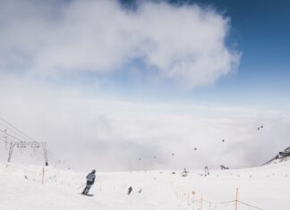 Erste Pisten am Kitzsteinhorn sind geöffnet Am Samstag, 10. Oktober, fiel am Kitzsteinhorn der Startschuss für die Skisaison 2026/27