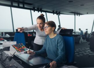 Online Recruiting-Day: Einblick in den Beruf der Fluglotsinnen und Fluglotsen Fluglotsinnen Tower Wien