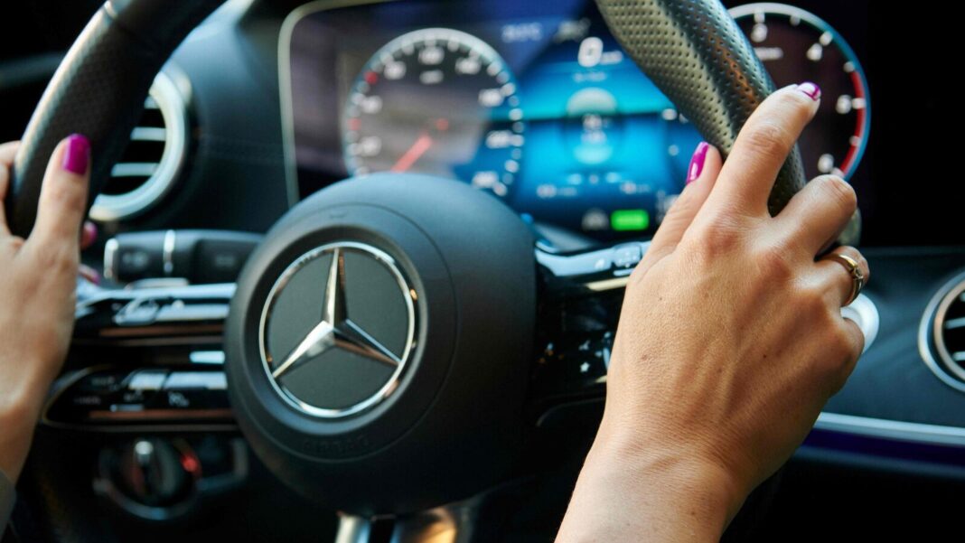 Taxi 40100 verschenkt zehn Taxilenkerinnenausbildungen an Frauen