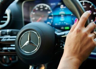 Taxi 40100 vergibt zehn kostenlose Ausbildungen für künftige Taxilenkerinnen Taxi 40100 verschenkt zehn Taxilenkerinnenausbildungen an Frauen