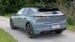 Der DS N°4 Hybrid 145 besticht im Guten Tag Österreich Autotest durch seine scharfe Linienführung und die markante Lichtsignatur. (Foto: Thomas Resch)